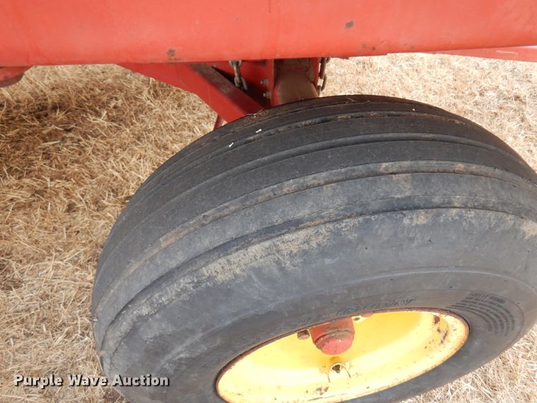 image for item DF0094 New Holland 716  silage wagon