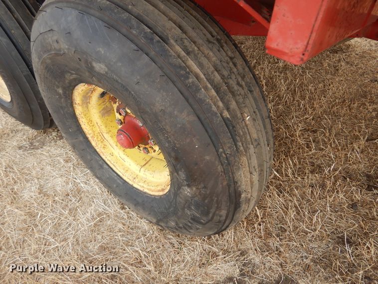 image for item DF0094 New Holland 716  silage wagon