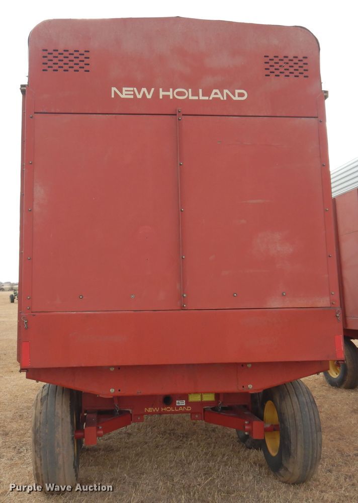 image for item DF0095 New Holland 816-818  silage wagon