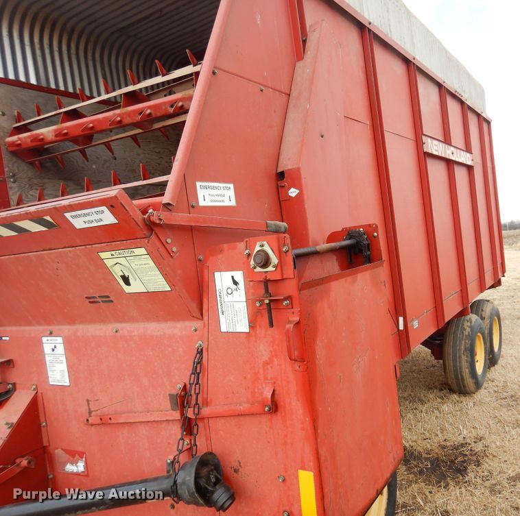 image for item DF0095 New Holland 816-818  silage wagon