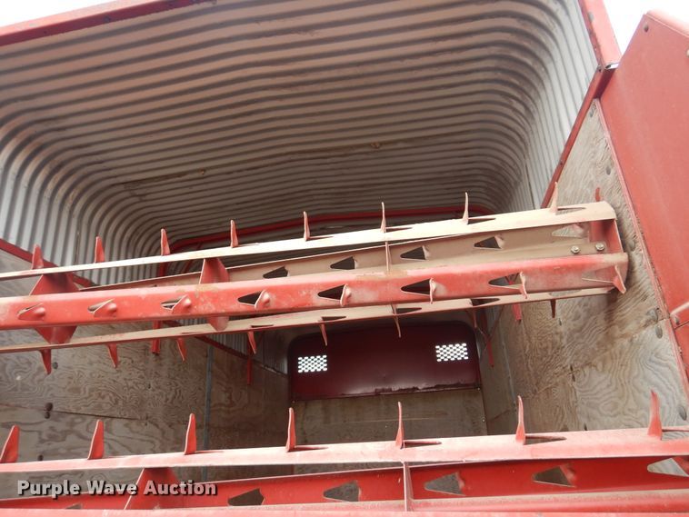 image for item DF0095 New Holland 816-818  silage wagon