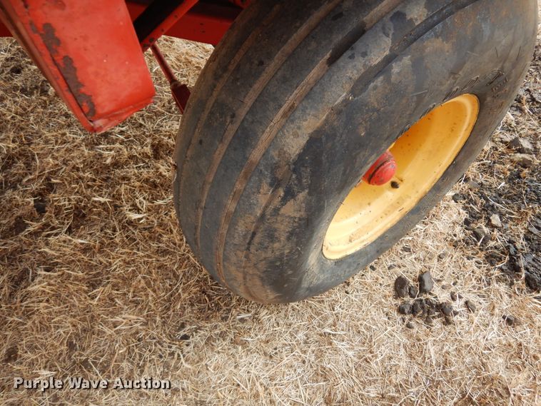 image for item DF0095 New Holland 816-818  silage wagon