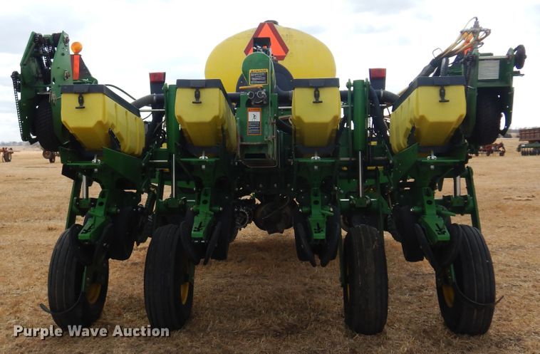 image for item DF0096 2011 John Deere 1770 MaxEmerge XP  no-till planter
