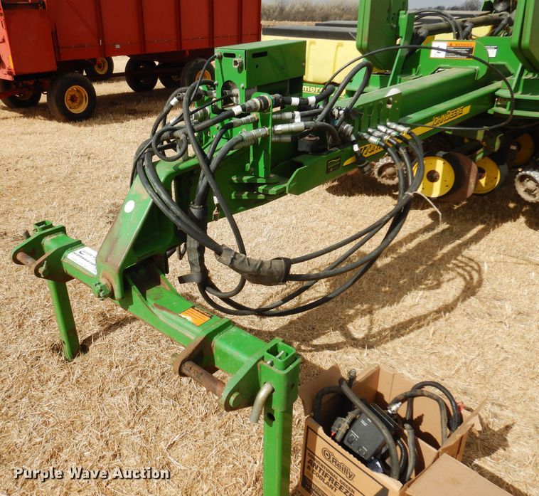 image for item DF0096 2011 John Deere 1770 MaxEmerge XP  no-till planter