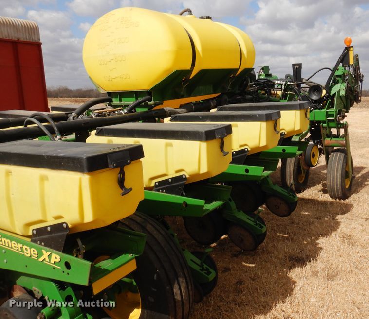 image for item DF0096 2011 John Deere 1770 MaxEmerge XP  no-till planter