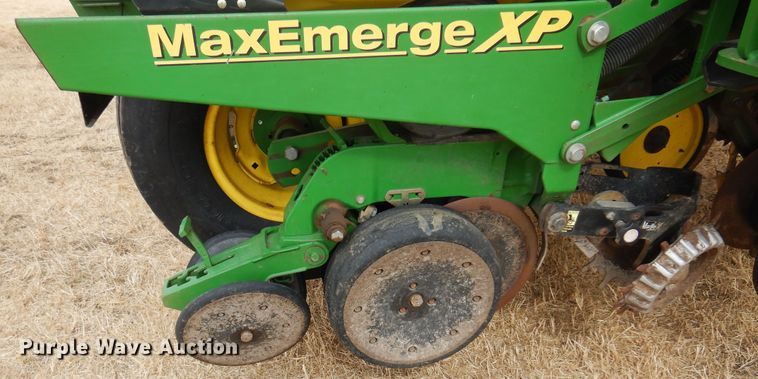 image for item DF0096 2011 John Deere 1770 MaxEmerge XP  no-till planter