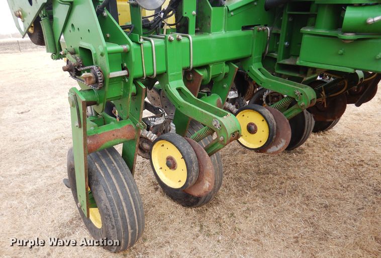 image for item DF0096 2011 John Deere 1770 MaxEmerge XP  no-till planter