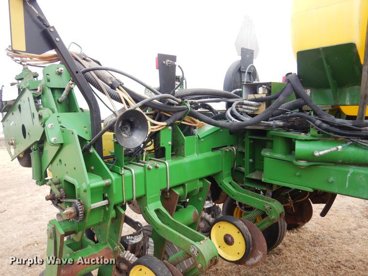 image for item DF0096 2011 John Deere 1770 MaxEmerge XP  no-till planter