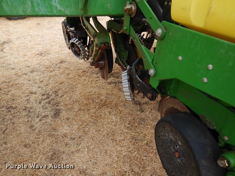 image for item DF0096 2011 John Deere 1770 MaxEmerge XP  no-till planter