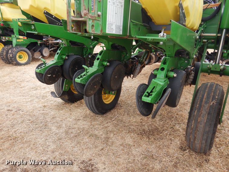 image for item DF0096 2011 John Deere 1770 MaxEmerge XP  no-till planter