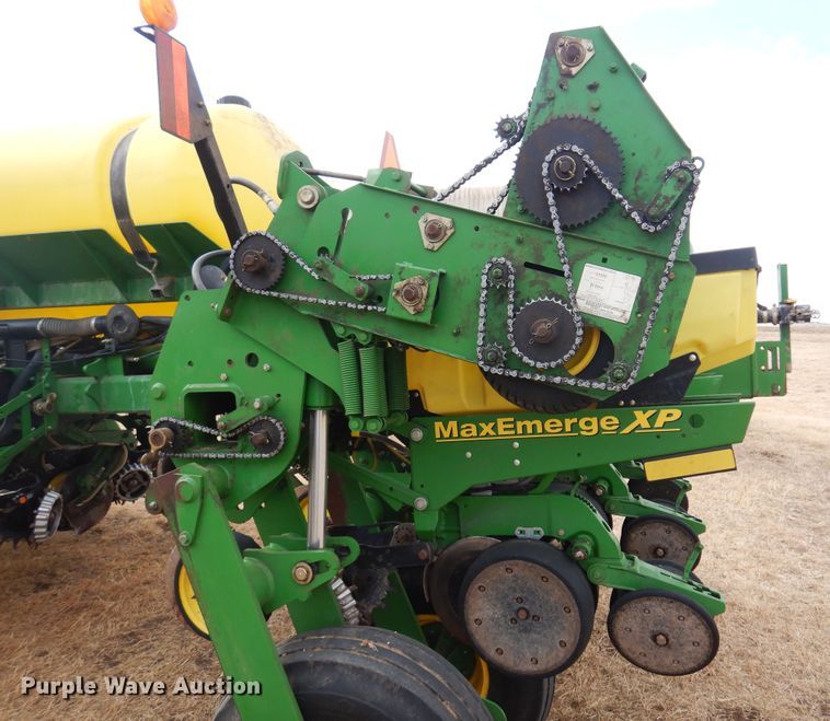 image for item DF0096 2011 John Deere 1770 MaxEmerge XP  no-till planter