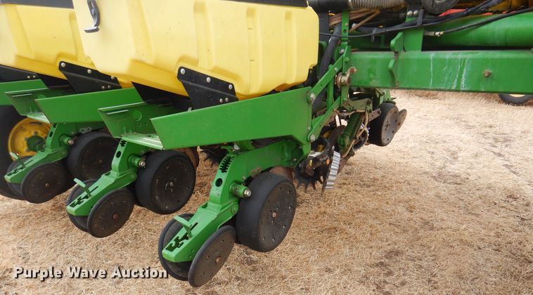 image for item DF0096 2011 John Deere 1770 MaxEmerge XP  no-till planter