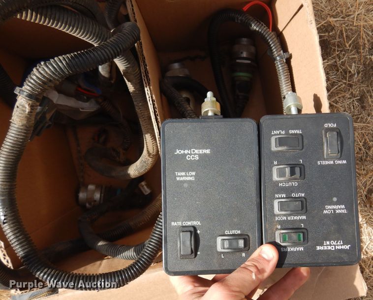 image for item DF0096 2011 John Deere 1770 MaxEmerge XP  no-till planter