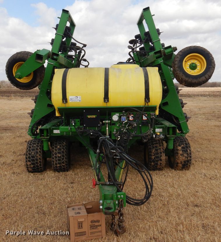 image for item DF0097 2014 John Deere 1990 CCS  air seeder