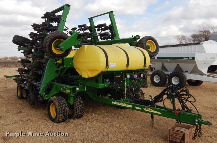 image for item DF0097 2014 John Deere 1990 CCS  air seeder