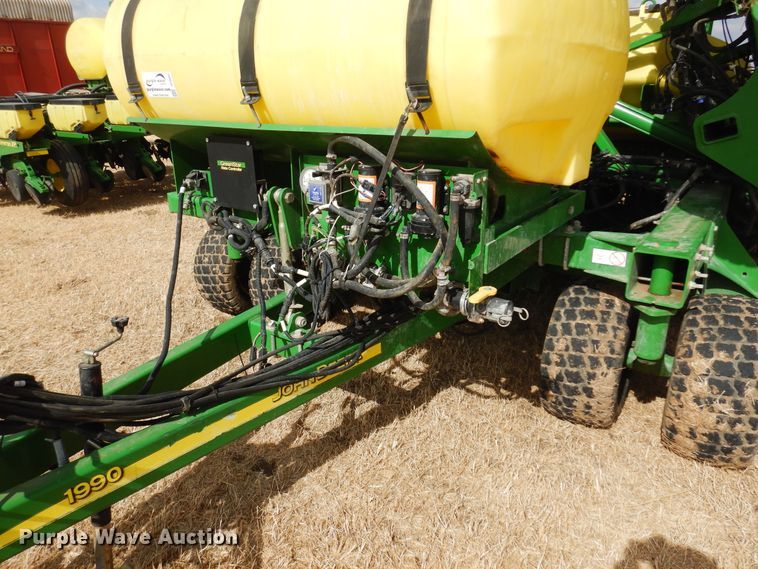 image for item DF0097 2014 John Deere 1990 CCS  air seeder