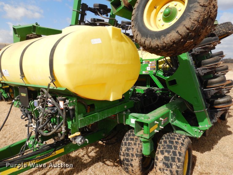 image for item DF0097 2014 John Deere 1990 CCS  air seeder