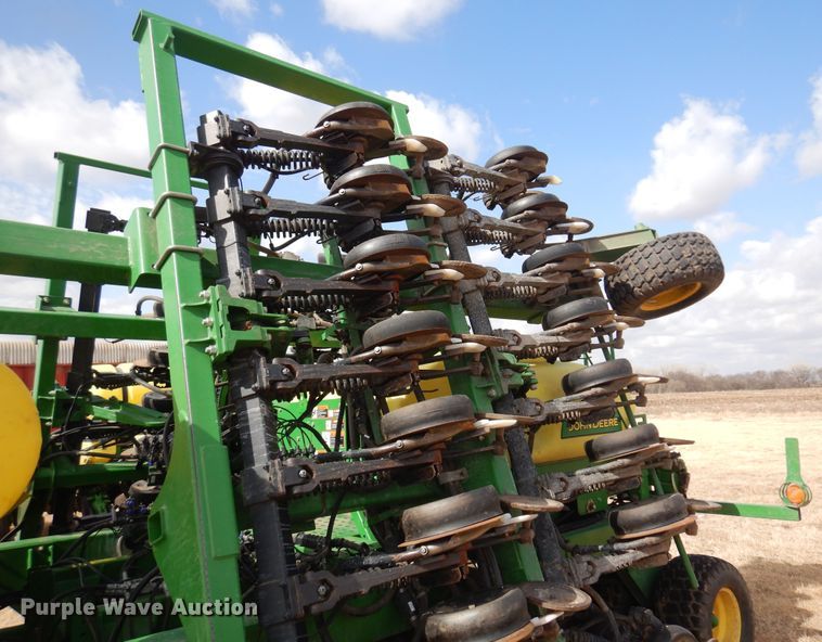 image for item DF0097 2014 John Deere 1990 CCS  air seeder