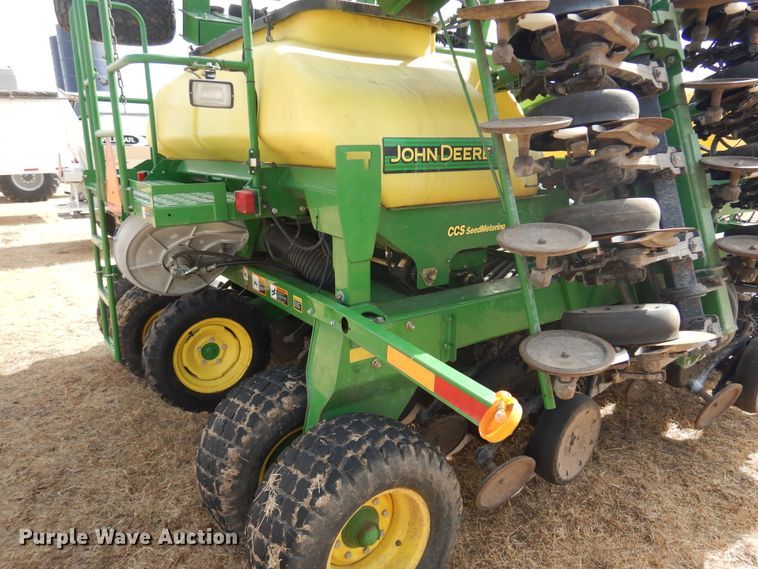 image for item DF0097 2014 John Deere 1990 CCS  air seeder
