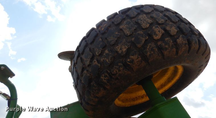 image for item DF0097 2014 John Deere 1990 CCS  air seeder