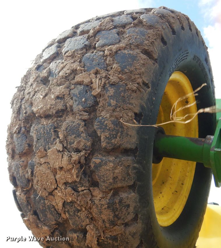 image for item DF0097 2014 John Deere 1990 CCS  air seeder