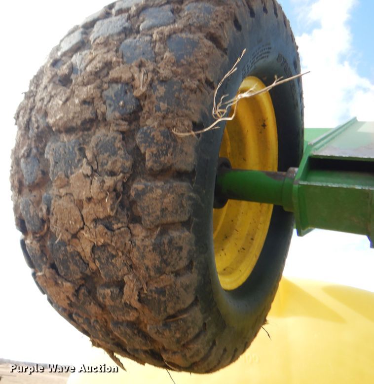 image for item DF0097 2014 John Deere 1990 CCS  air seeder