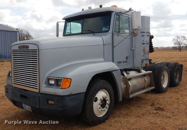 image for item DF0099 1996 Freightliner FLD120  semi truck