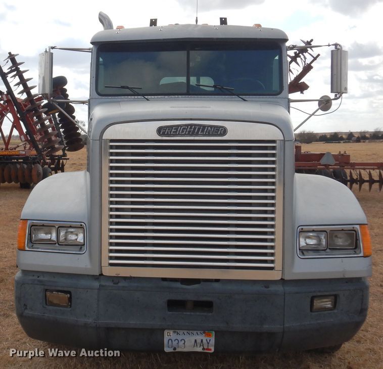 image for item DF0099 1996 Freightliner FLD120  semi truck
