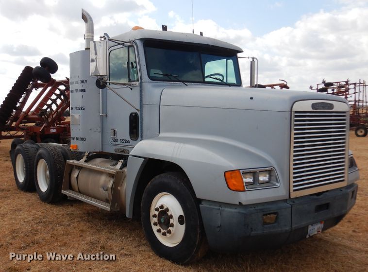 image for item DF0099 1996 Freightliner FLD120  semi truck