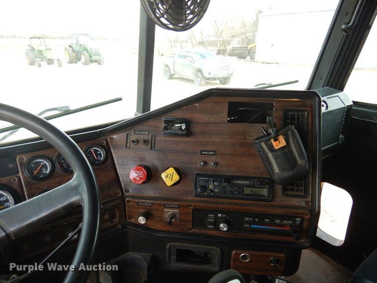 image for item DF0099 1996 Freightliner FLD120  semi truck