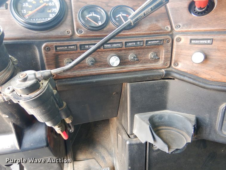 image for item DF0099 1996 Freightliner FLD120  semi truck