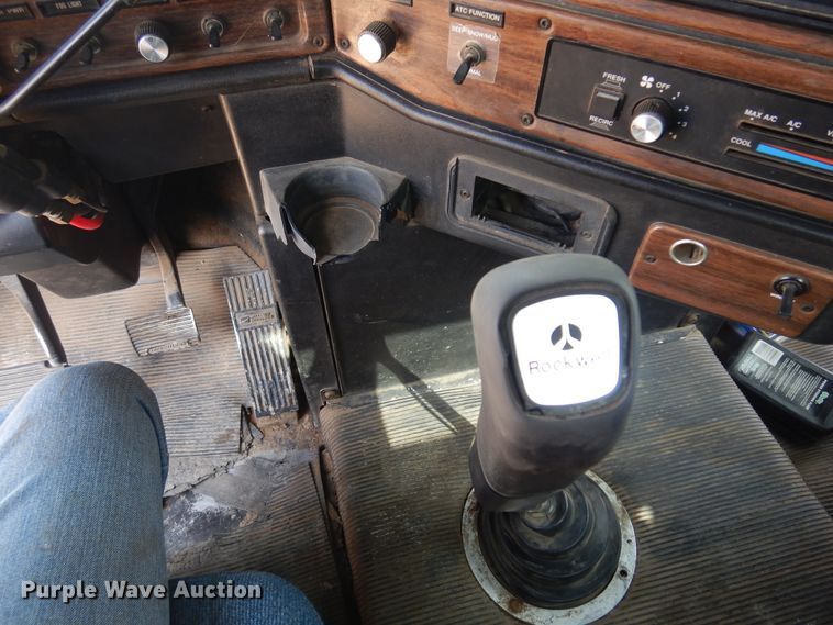 image for item DF0099 1996 Freightliner FLD120  semi truck