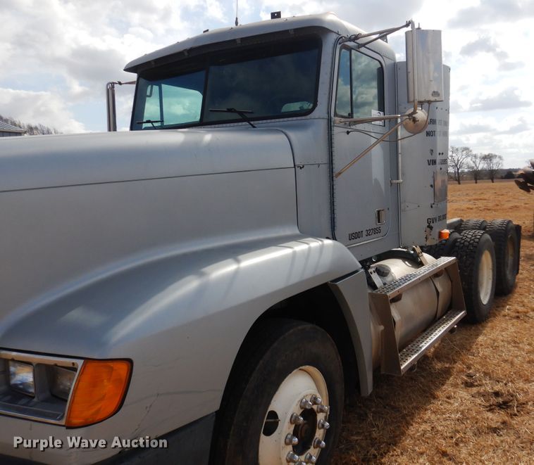 image for item DF0099 1996 Freightliner FLD120  semi truck
