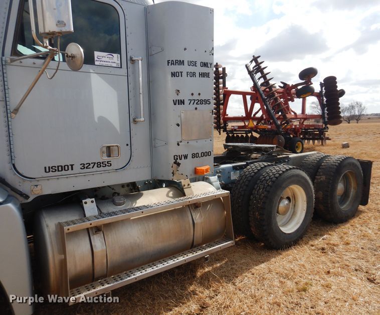 image for item DF0099 1996 Freightliner FLD120  semi truck