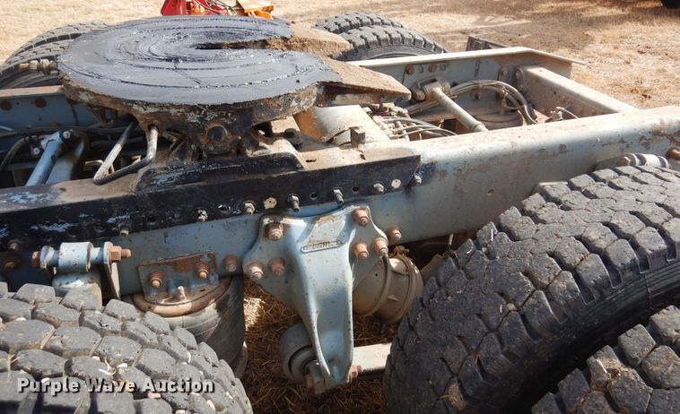 image for item DF0099 1996 Freightliner FLD120  semi truck