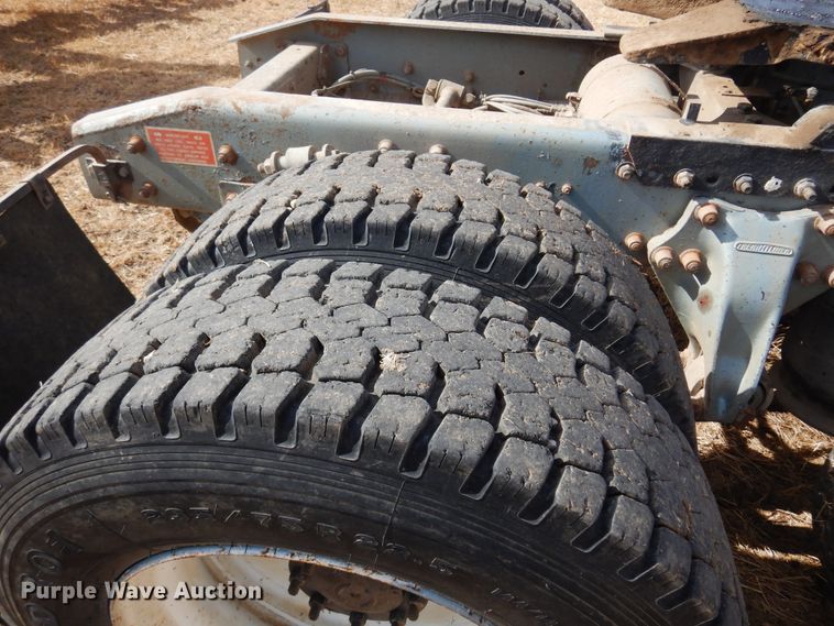 image for item DF0099 1996 Freightliner FLD120  semi truck