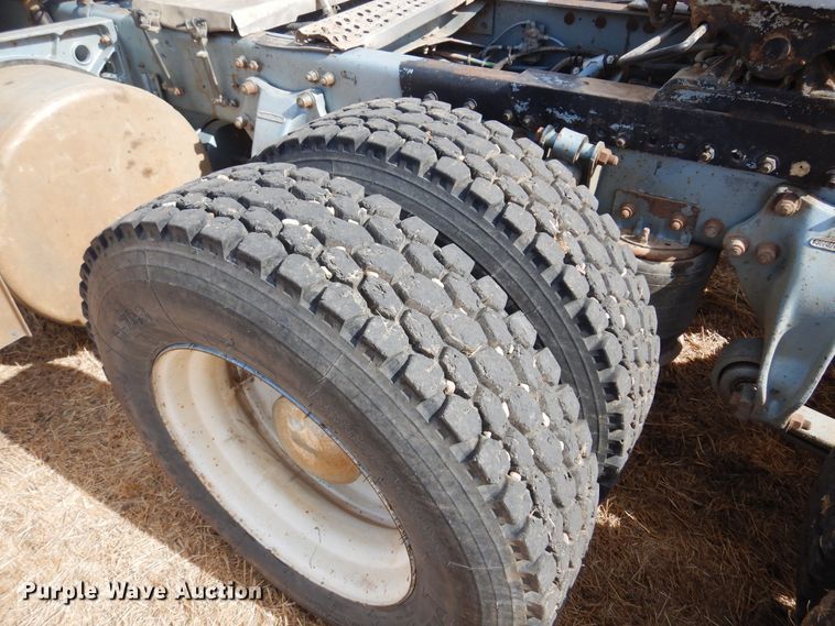 image for item DF0099 1996 Freightliner FLD120  semi truck