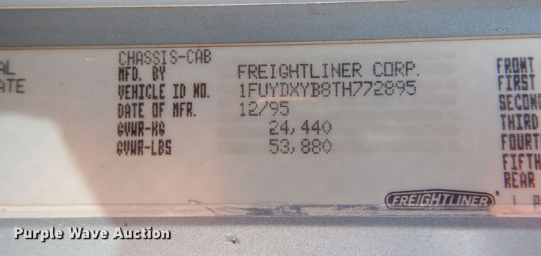 image for item DF0099 1996 Freightliner FLD120  semi truck