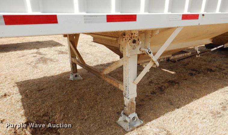 image for item DF0100 2008 MCM  grain trailer