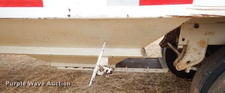 image for item DF0100 2008 MCM  grain trailer