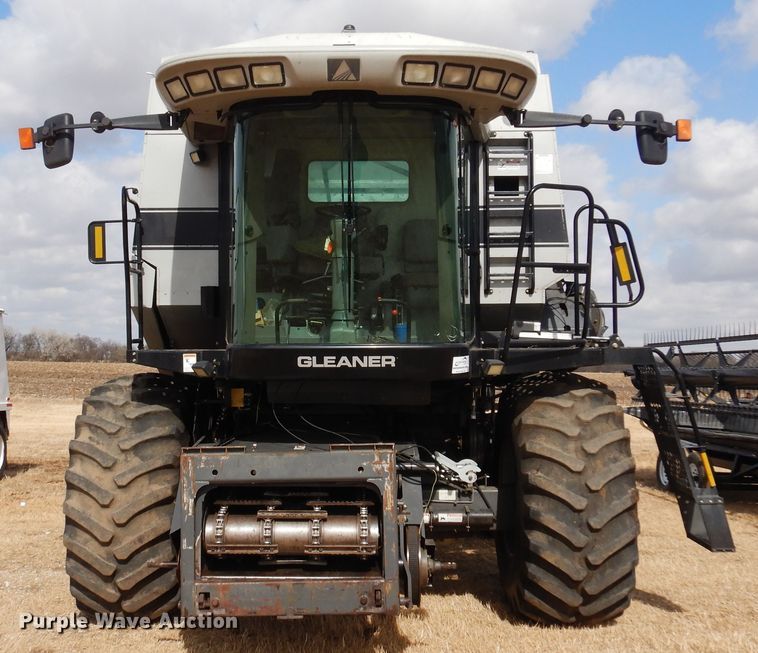 image for item DF0101 2008 Gleaner R75  combine