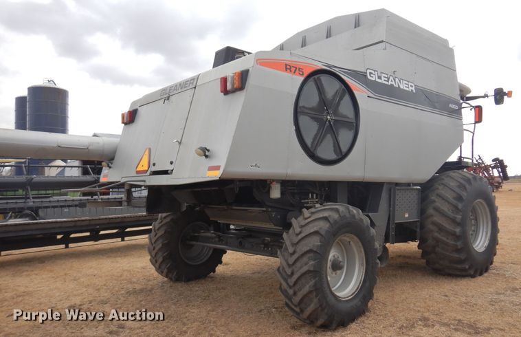 image for item DF0101 2008 Gleaner R75  combine