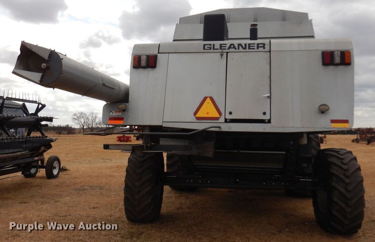 image for item DF0101 2008 Gleaner R75  combine