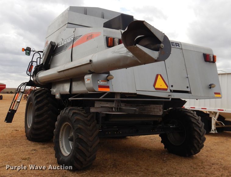 image for item DF0101 2008 Gleaner R75  combine
