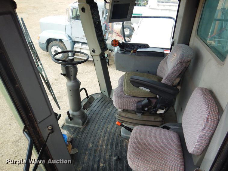 image for item DF0101 2008 Gleaner R75  combine