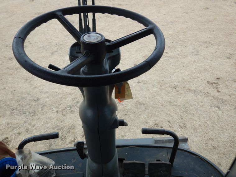 image for item DF0101 2008 Gleaner R75  combine