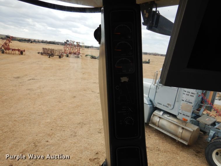 image for item DF0101 2008 Gleaner R75  combine