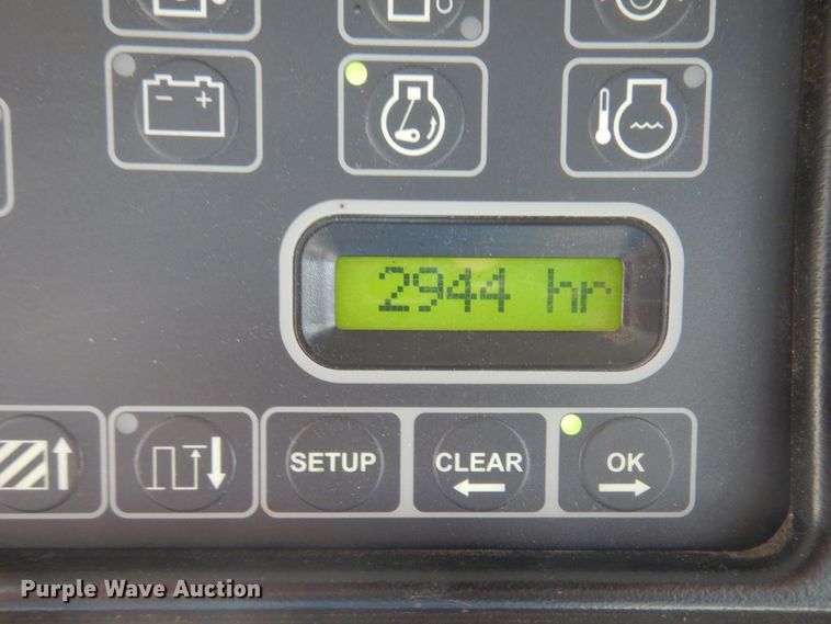 image for item DF0101 2008 Gleaner R75  combine