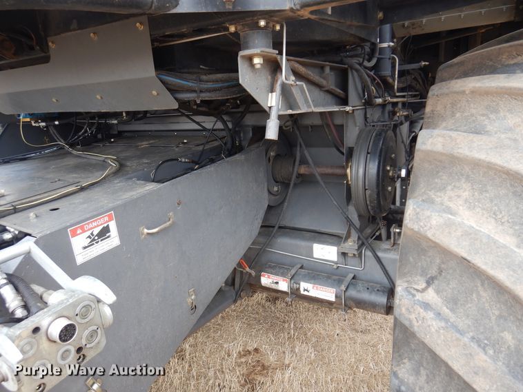 image for item DF0101 2008 Gleaner R75  combine