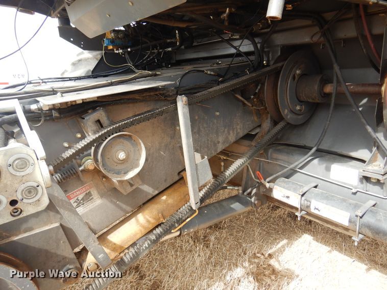 image for item DF0101 2008 Gleaner R75  combine